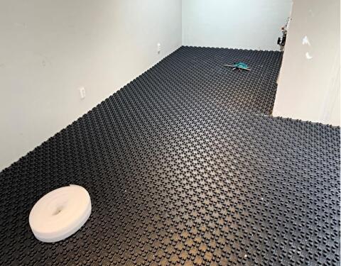 Vloerverwarming op noppenplaat.